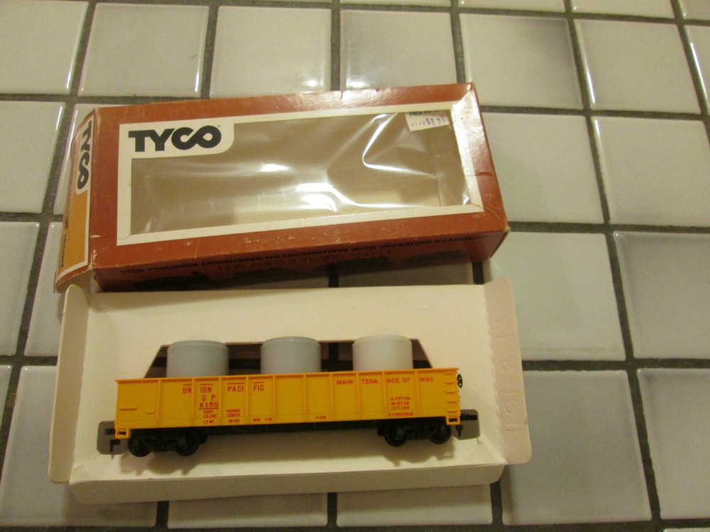 tyco UNION PACIFIC gondola car with load HO scale ////