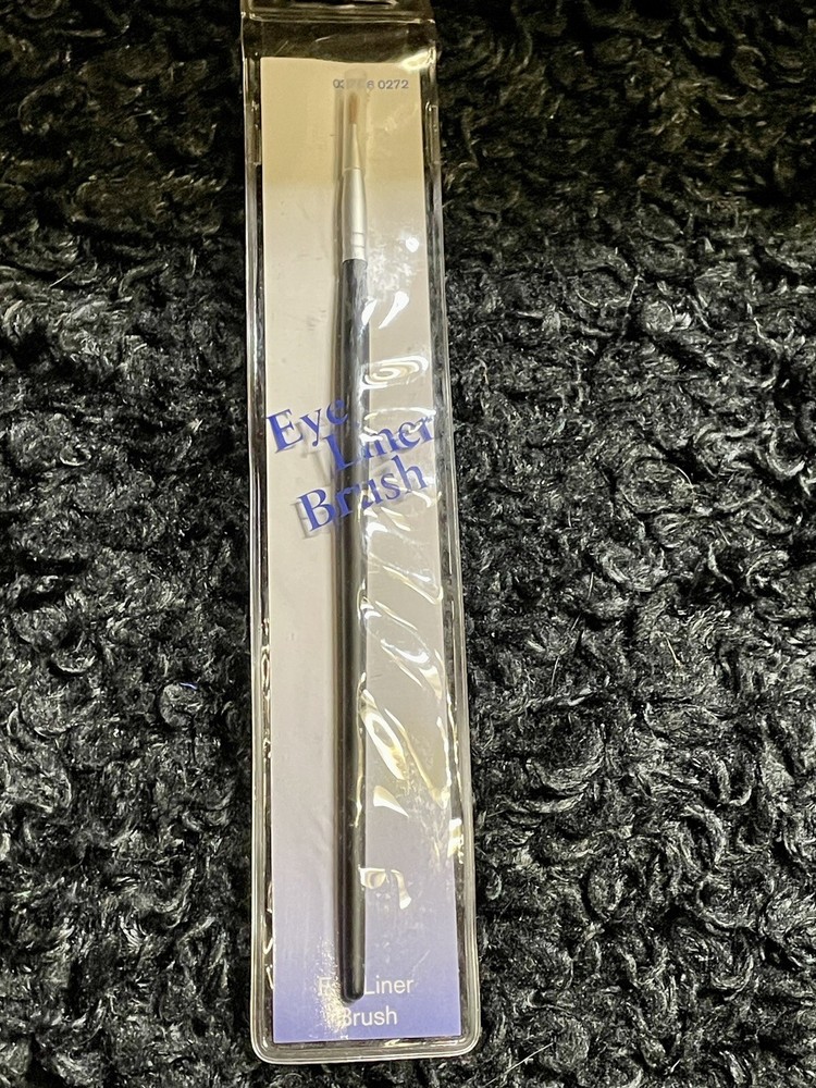 Target Eye Liner Brush NIP