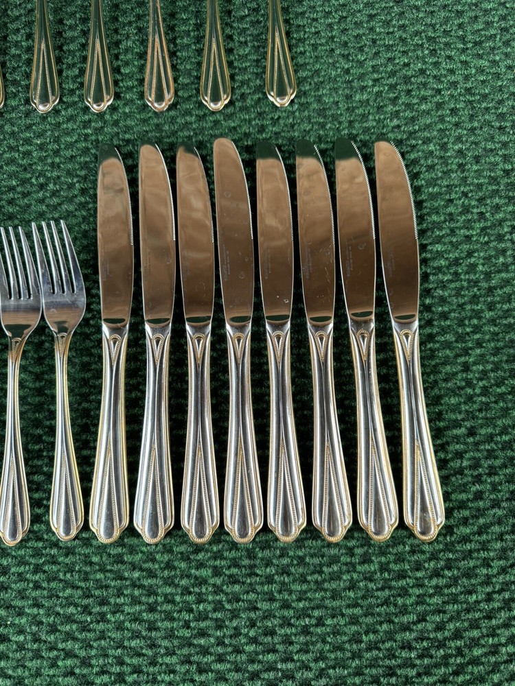 Hampton Silversmiths HSV209 Gold Accent Beaded Flatware 68 Pieces