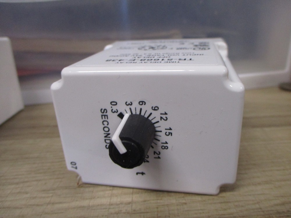 MACROMATIC TR 51668 E 438 Single Function Time Delay Relay