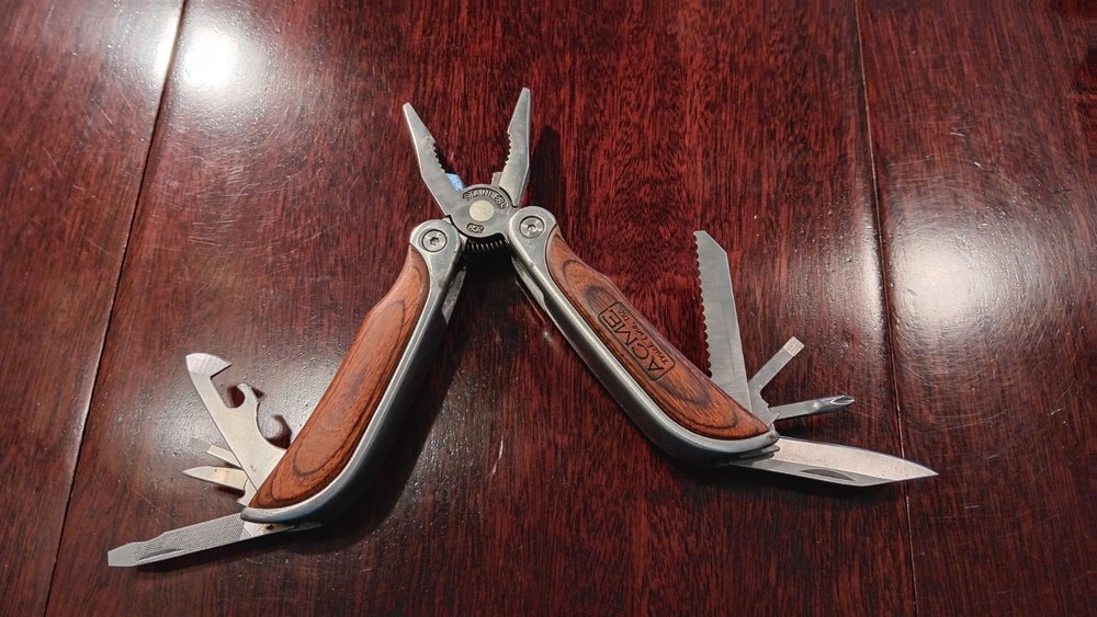 ACME TRUCKING MULTI TOOL