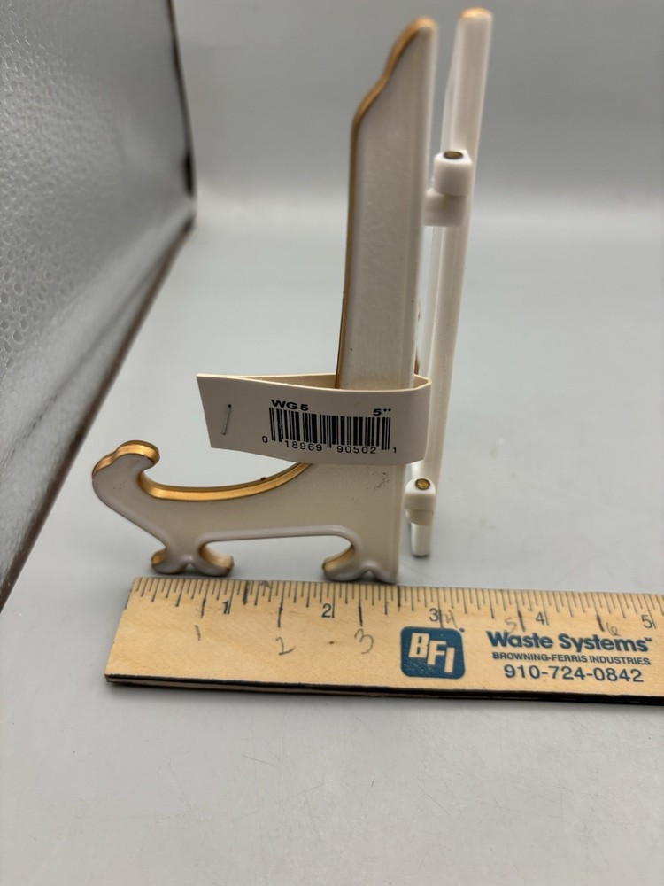 Plate stand easel 5 inch plastic