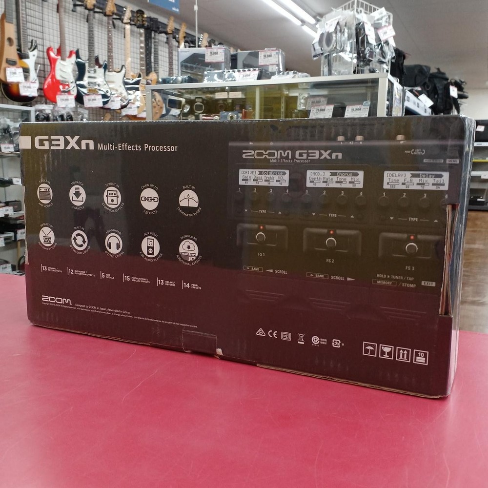 ZOOM G3Xn | Guitar Multi-Effects Processor, Expression Pedal – Good Condition