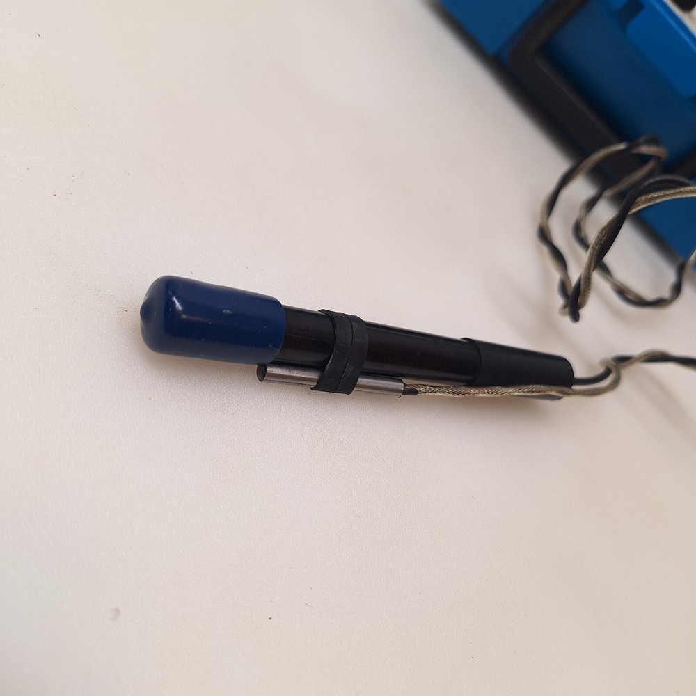 ECOLAB pH Temp Meter Model 102 B w Case Buffer Solution Ecologic Lab Equipment