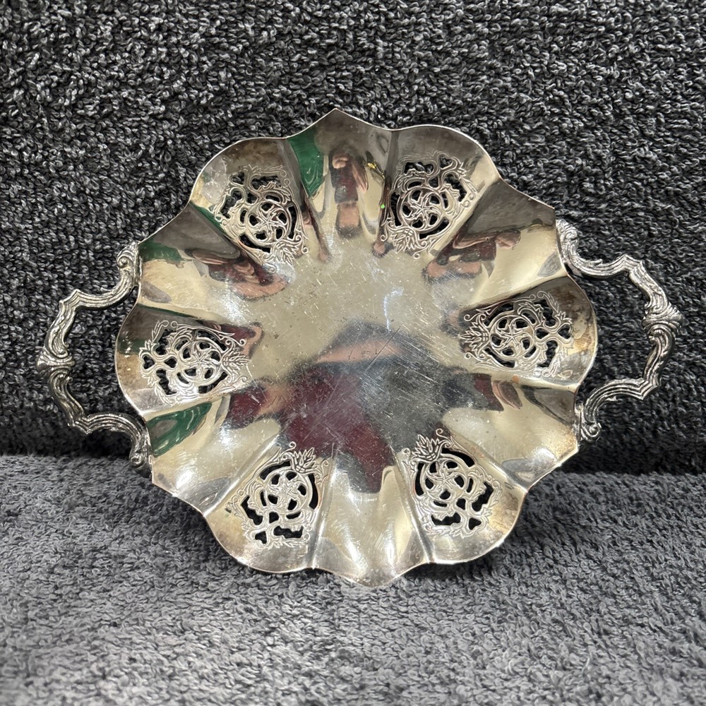 Silver plated Dish "Essay" Made in Canada. E.P. Copper 1001. Hall Marked