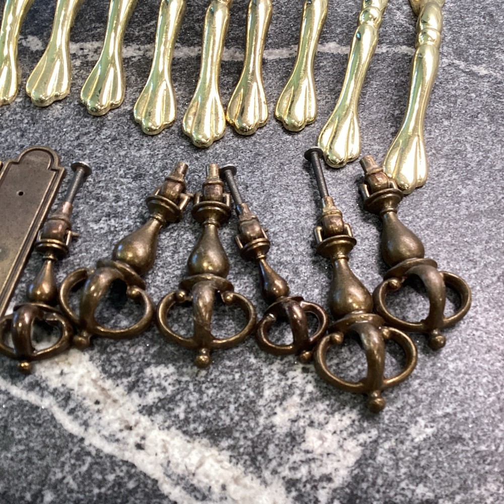 Vintage Reclaimed Hardware Drawer Pulls Handles Misc Mixed Lot 32 Pieces