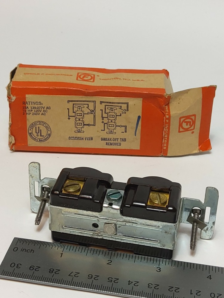 VINTAGE CIRCLE F 3221 COMBO QUIET SWITCH (NOS)