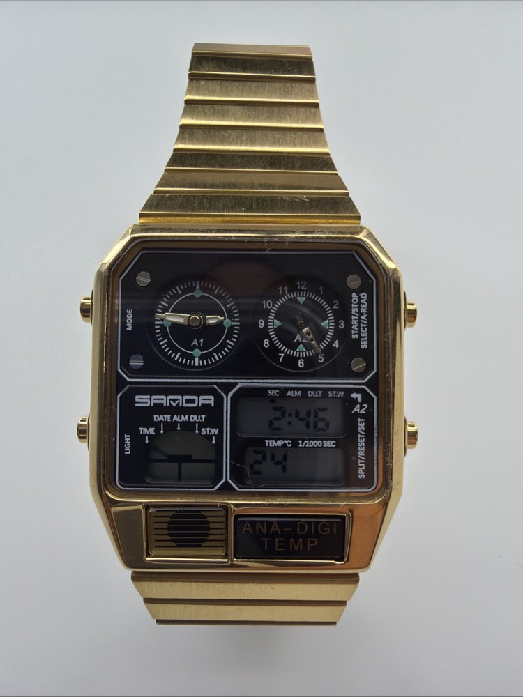 Multifunctional Watch with Temperature Display