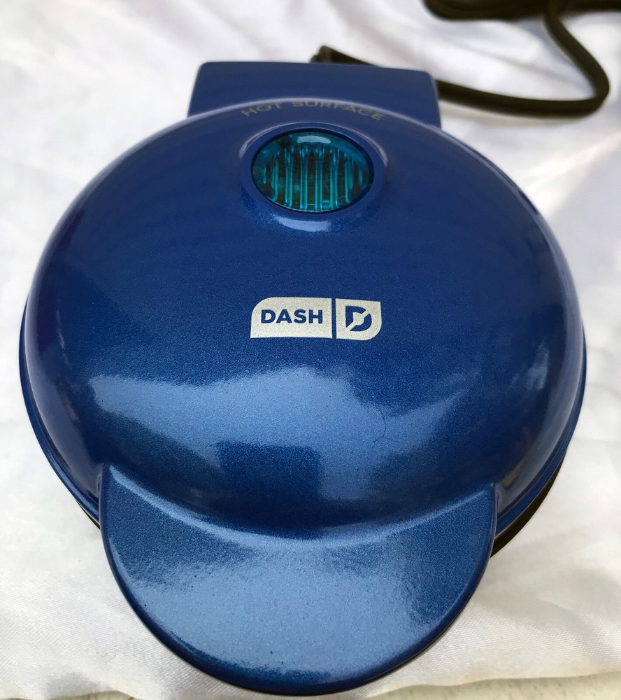 Dash Star Mini 4" Waffle Maker Blue-model DMWR001NM