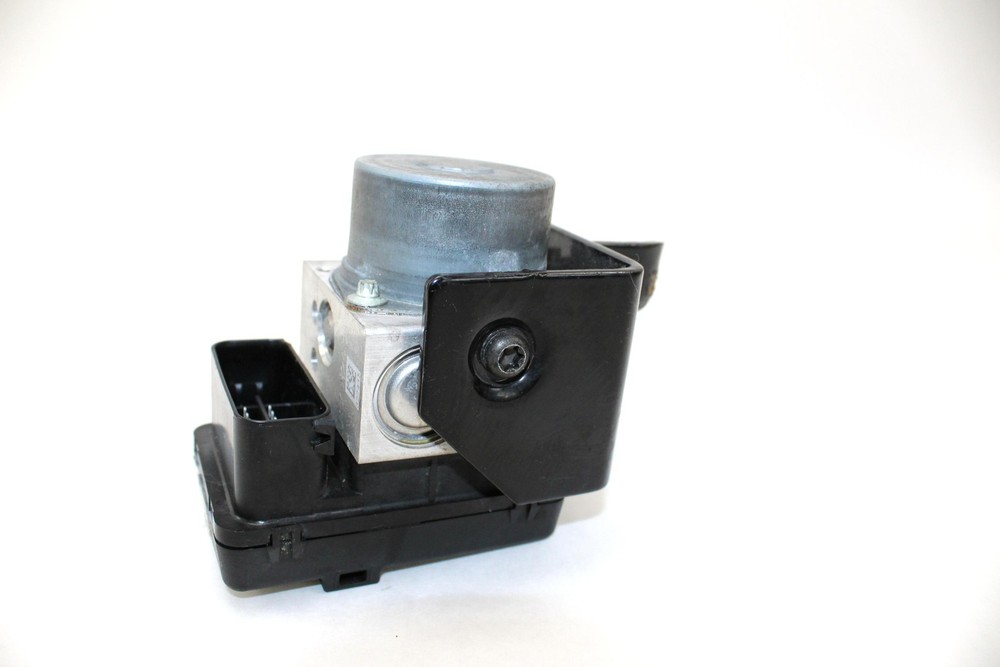 16-17 Harley Dyna Lowrider S FXDLS Abs Control Module Pump