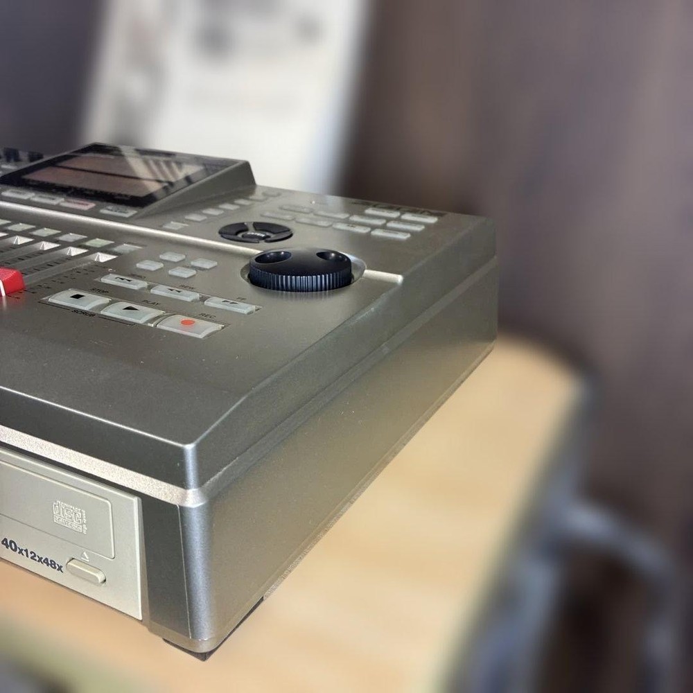 Zoom MRS-1266 12-Track Digital Multi-Track Recording Studio