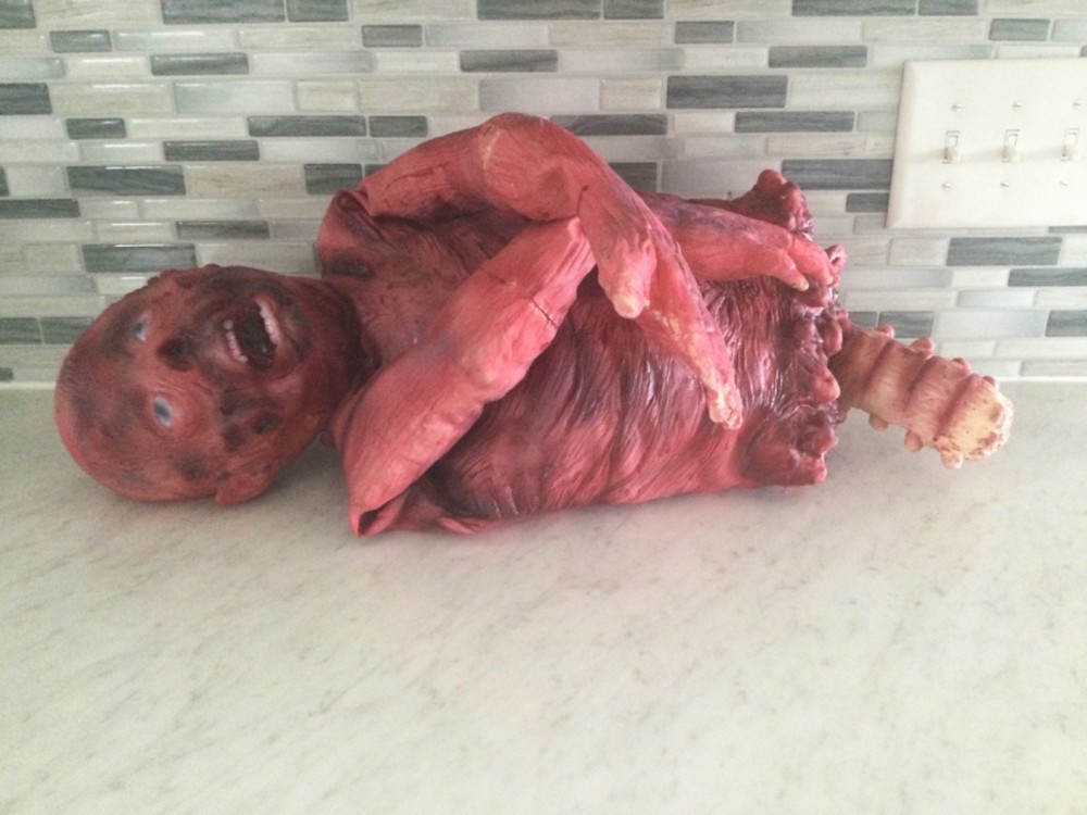 HALLOWEEN HORROR ZOMBIE LARGE REALISTIC DUMMY