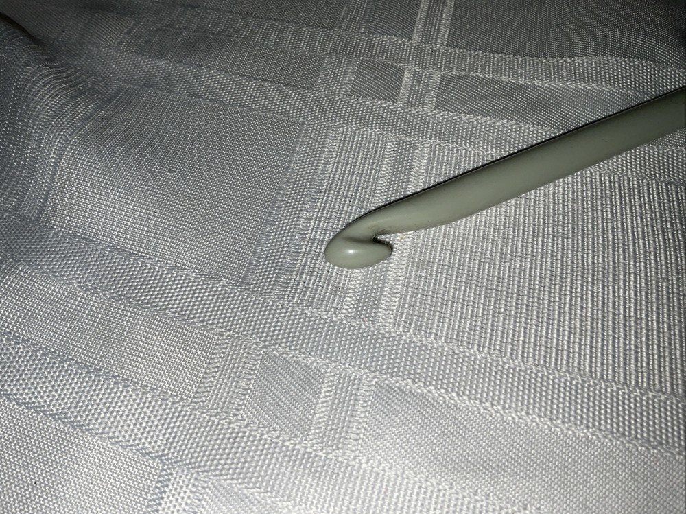 Crochet Hook 14” Bernat England 9. MM