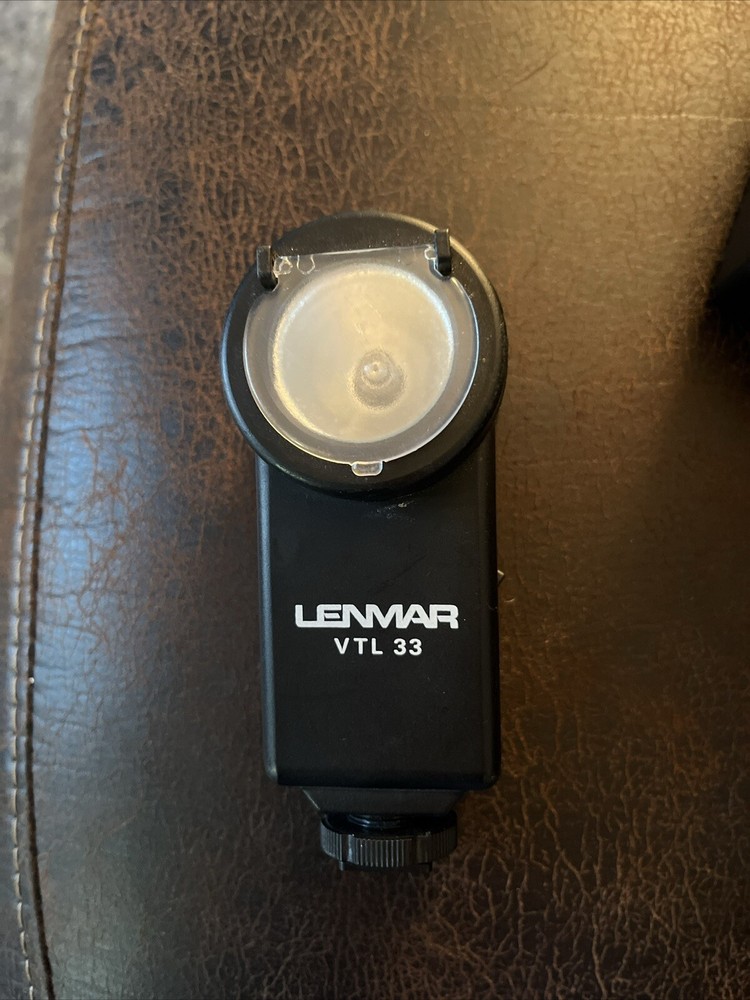 Lenmar Camcorder Cordless Video Light VTL33 with light diffuser