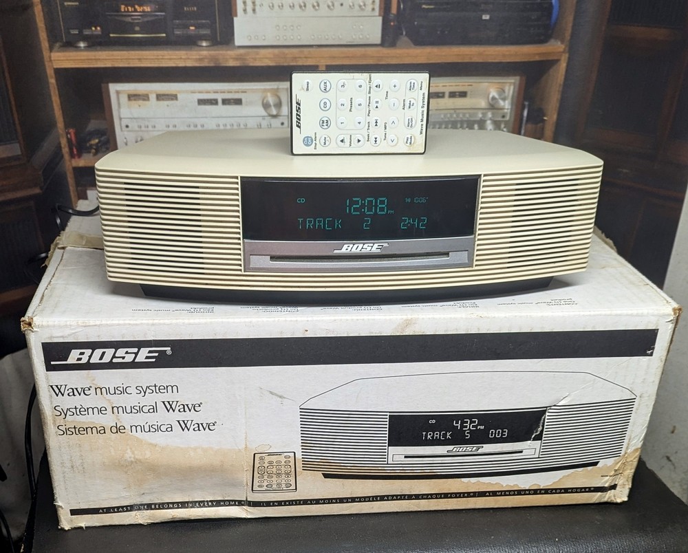 BOSE Wave Music System III with original box and remote control