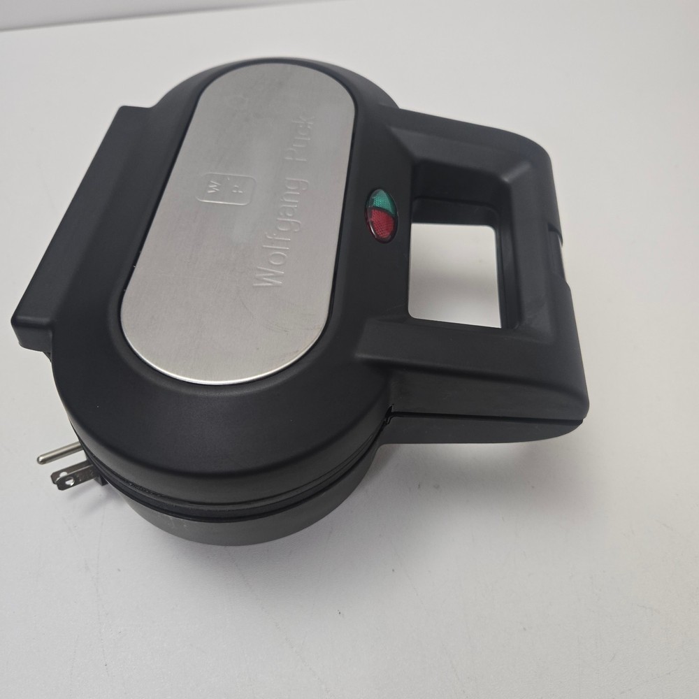 Wolfgang Puck BPM00020 Pie Maker Working