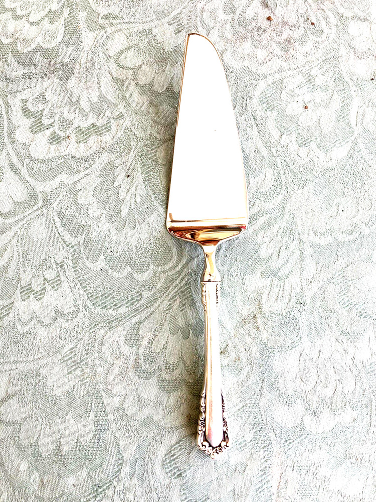 Lunt Carillon sterling silver pie/cake server Excellent shape
