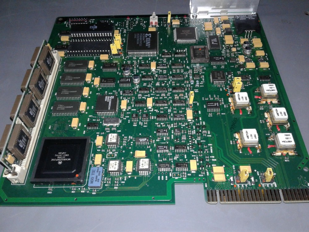 MOTOROLA BLN7061B13 CA2HMFT BOARD