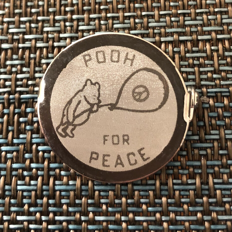 Winnie POOH FOR PEACE 1967 War Pin 1"