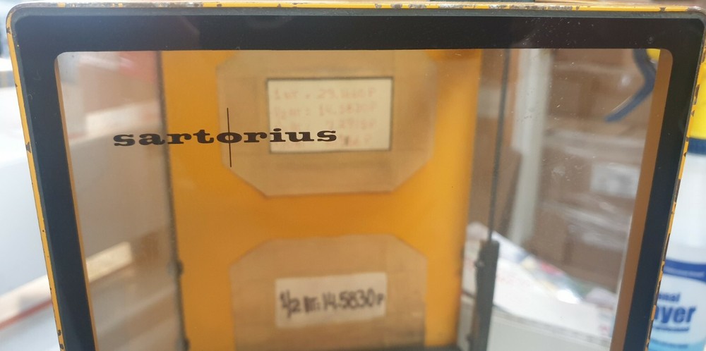 Sartorius 1801 Scale Max 110g Readability .0001g