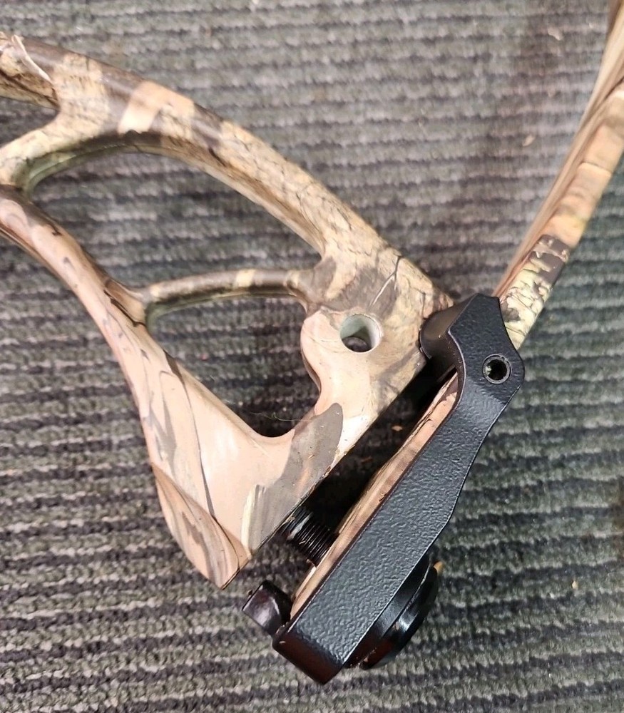 PSE Archery Rally Hunting & Target Compound Bow with Soft Case