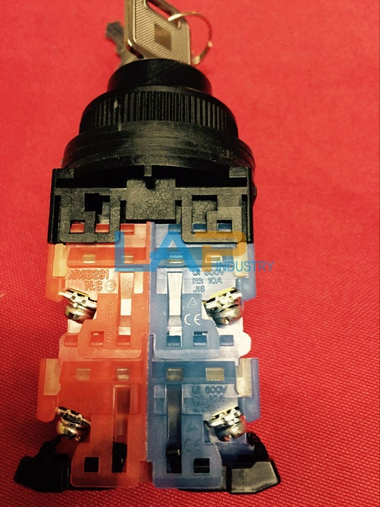 1PCS NEW FOR FUJI AR30JR-3A22A Key Selector Switch