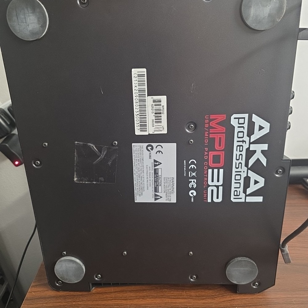 Akai Professional Mpd32 Usb/midi Pad Control Unit Used And Tested.