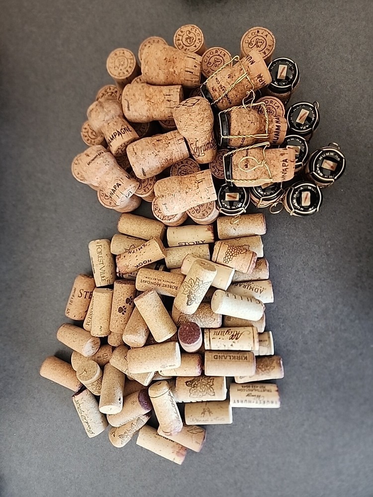 Cork Bottle Stoppers, Used, 100pcs, For Projects, Arts, Different Sizes