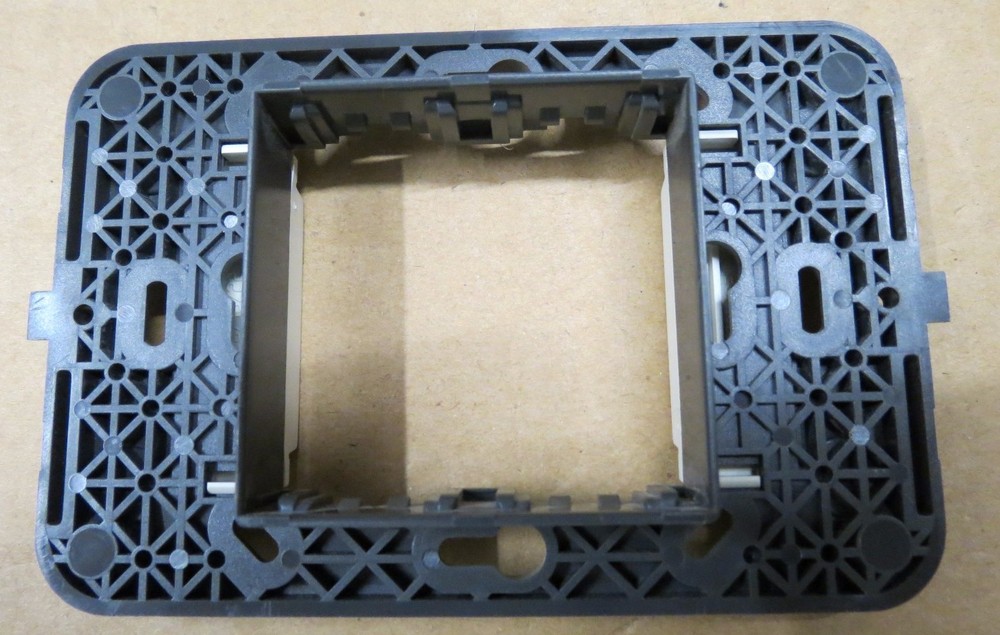 IDEA VIMAR MOUNTING FRAME with SMOOTH FRONT, 2 MODULES, WHITE #16722.L.B