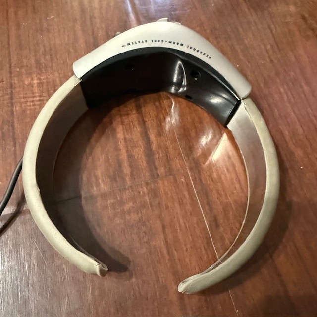 Sharper Image Personal Warm + Cool Wearable Peltier Effect Climate Control