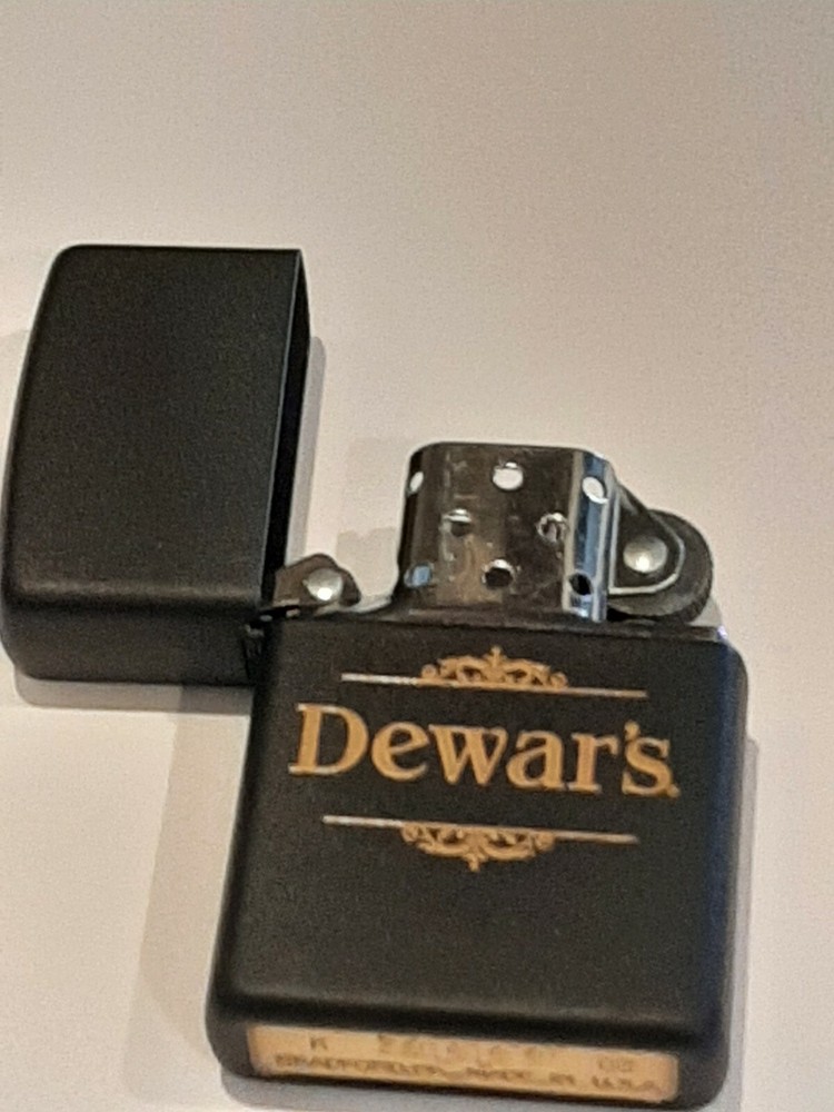 Zippo lighter Dewar's logo
