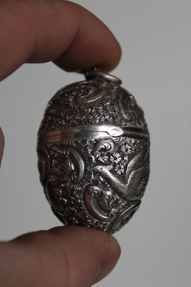 Antique 19th Century Sterling Silver Phoenix Egg Etui Thimble Case & Thimble