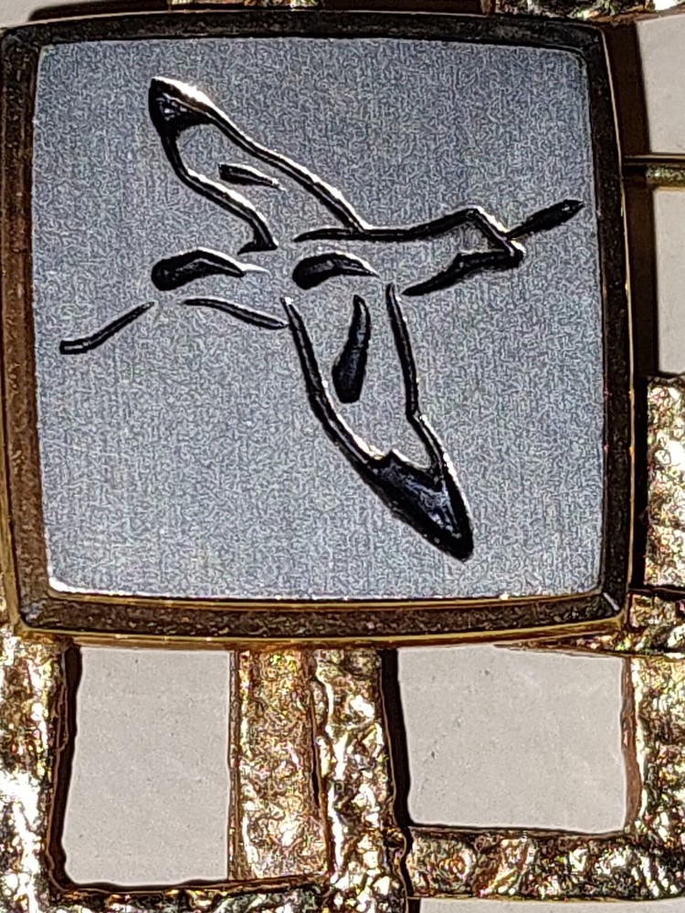 Vintage 70s Gilt Brooch
