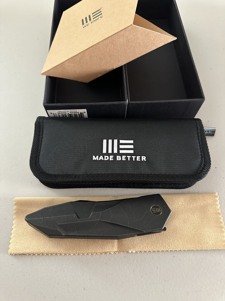 We Knife Solid Flipper Black Etch Integral Ti Handle & Black Etch 20CV WE22028-5