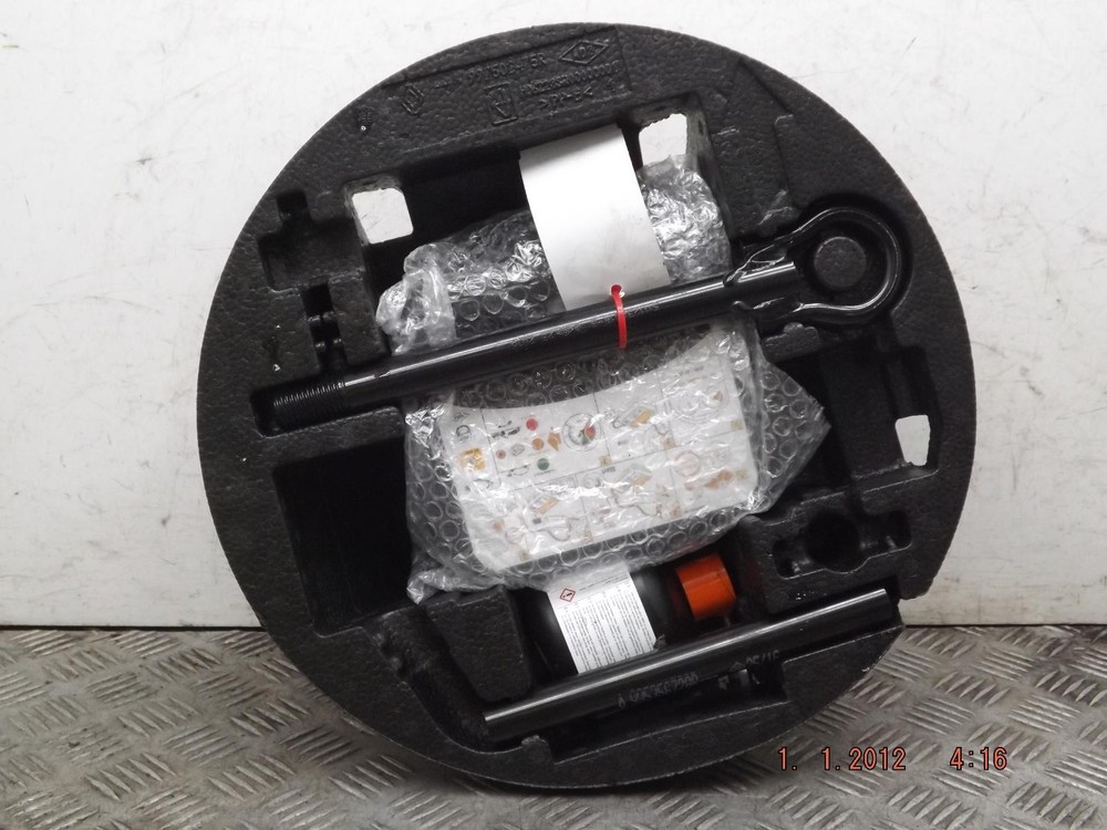 Renault Clio Jac Tool Kit 99536728R Mk4 2013-2020‡