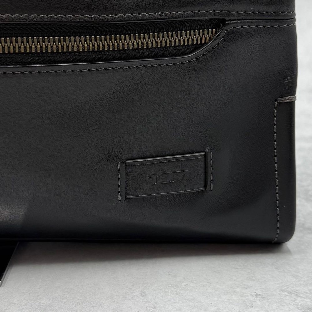 TUMI Harrison Leather Briefcase 2-Way Black **Used**