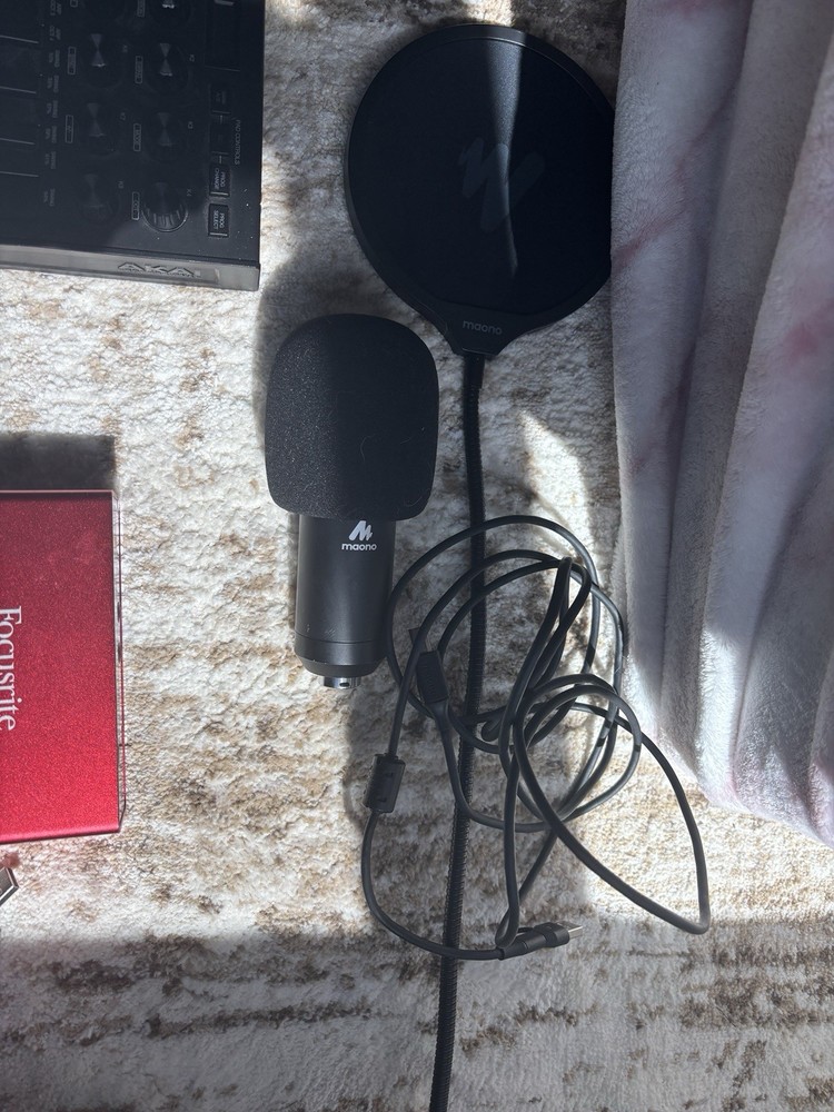 Akai MPK Mini MIDI Keyboard, Focusrite Interface, Maono Microphone Studio Bundle