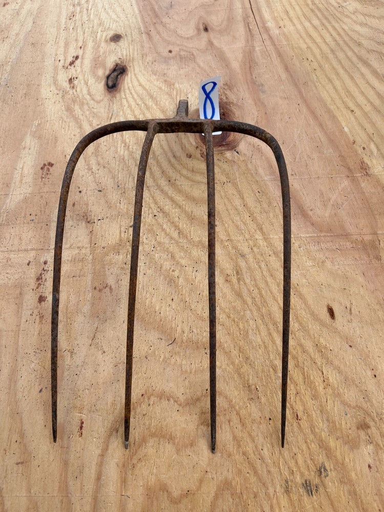 Fork Rake Head 4 Thines Rusty Rustic no handle Original Vintage Primitive Metal