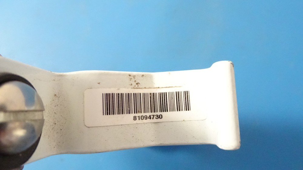 Pole/Rail Clamp with a Mounting Bracket 81094730