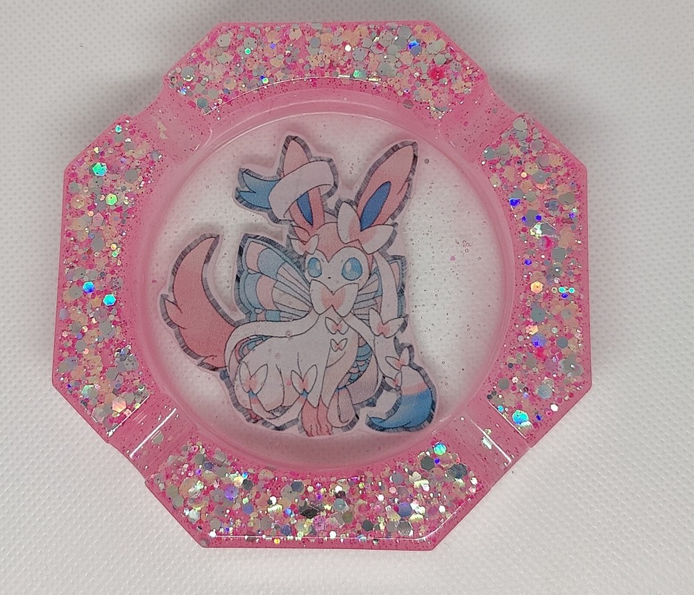 Sylveon Ashtray (Glows)