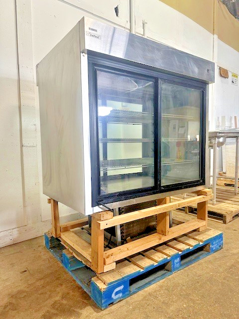 Delfield F6PC48D Pass/Through Refrigerated lighted bakery/pie Display Case, 1PH