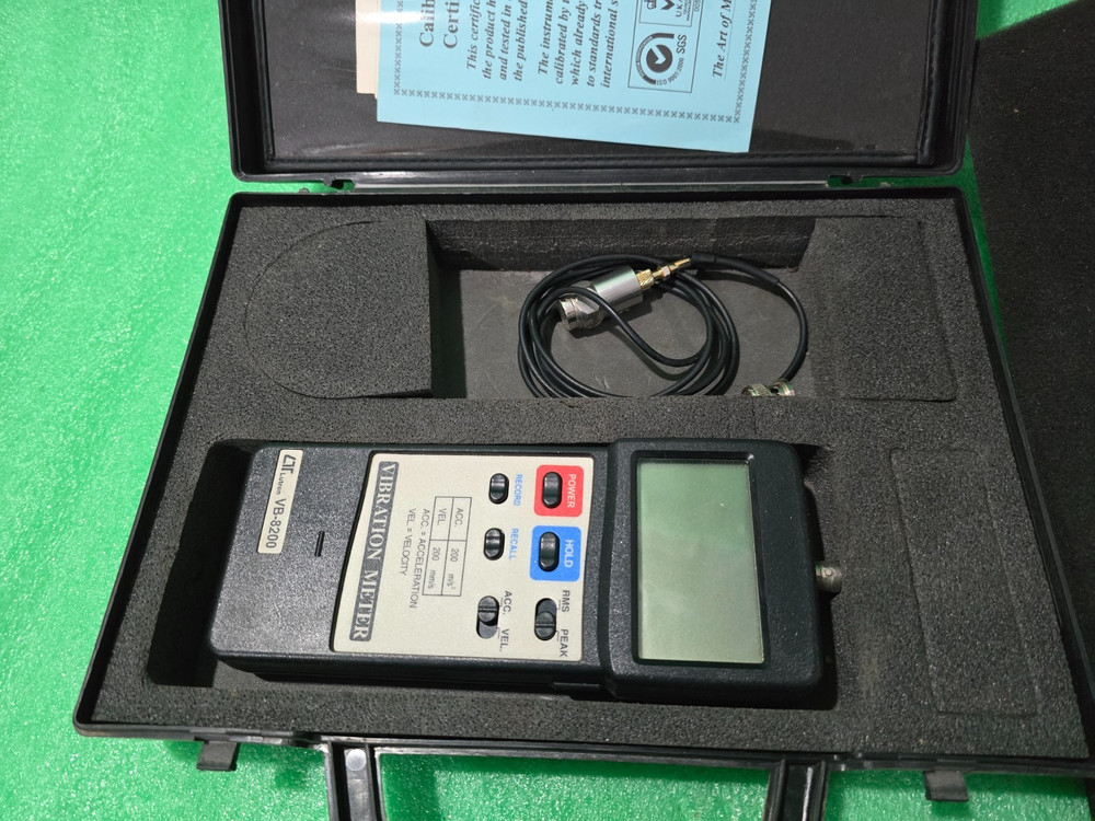 Lutron VB-8200 Vibration Meter with Sensor & Case – Used