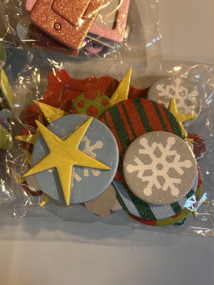 200-piece Assorted Shapes & Alpha Glitter Chipboard