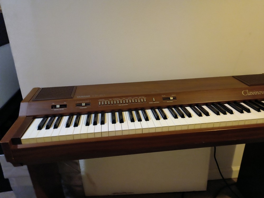 Clavinova YAMAHA YP-40