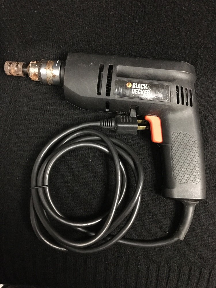 Black & Decker Drill 7152 3 Amp 3/8"  1200 RPM  Forward/Reverse Tested - Working