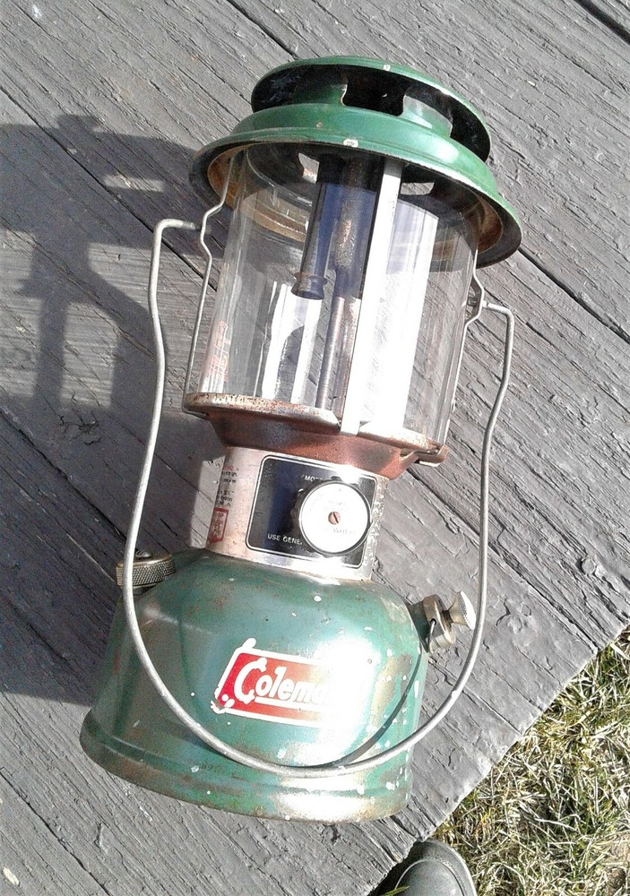 Vintage Coleman Camping Lantern 220H 1973