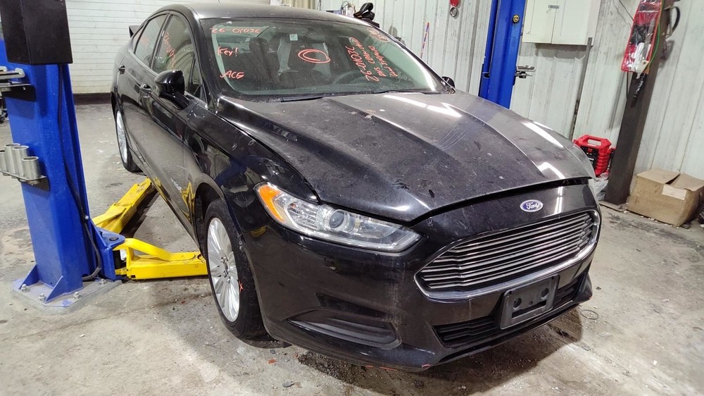 FUSION 2016 Glove Box 1186936