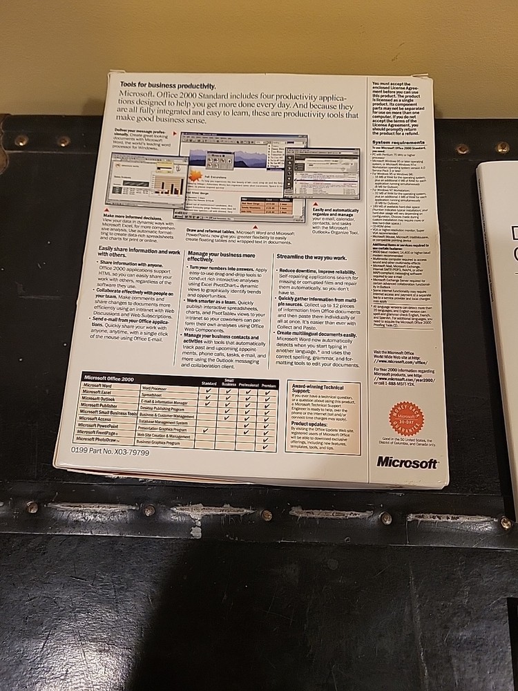 Microsoft Office 2000 Standard (Academic) X03-7979 preowned