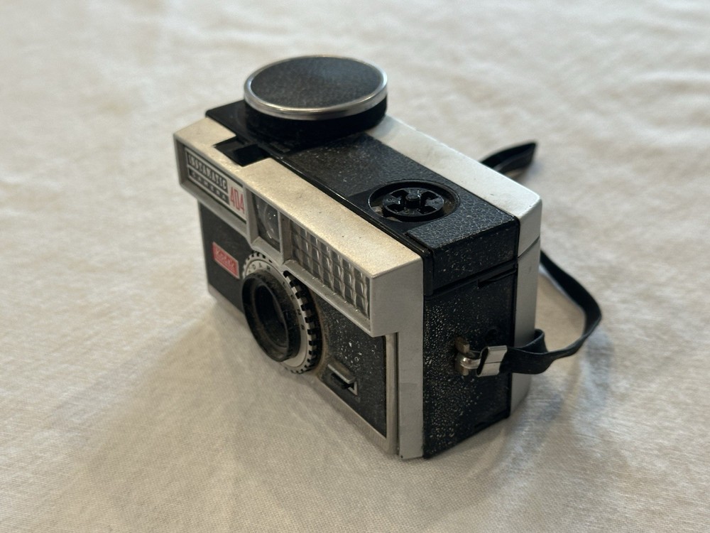 KODAK INSTAMATIC 404 CAMERA Untested