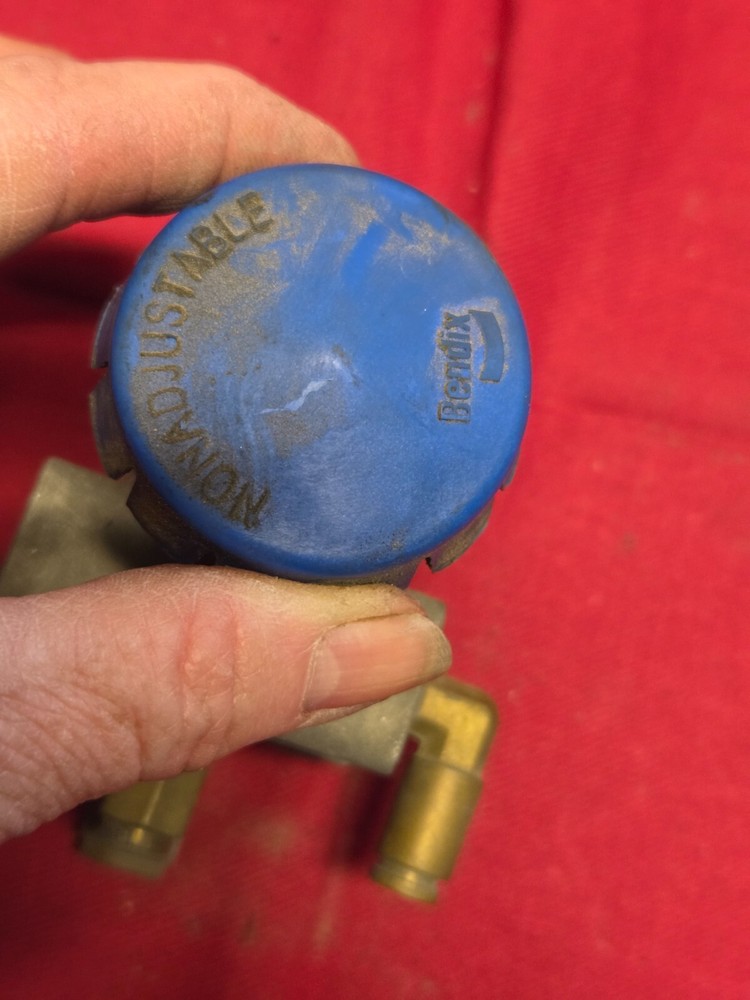 OEM Bendix Air Compressor Governor K025894, 909762 83